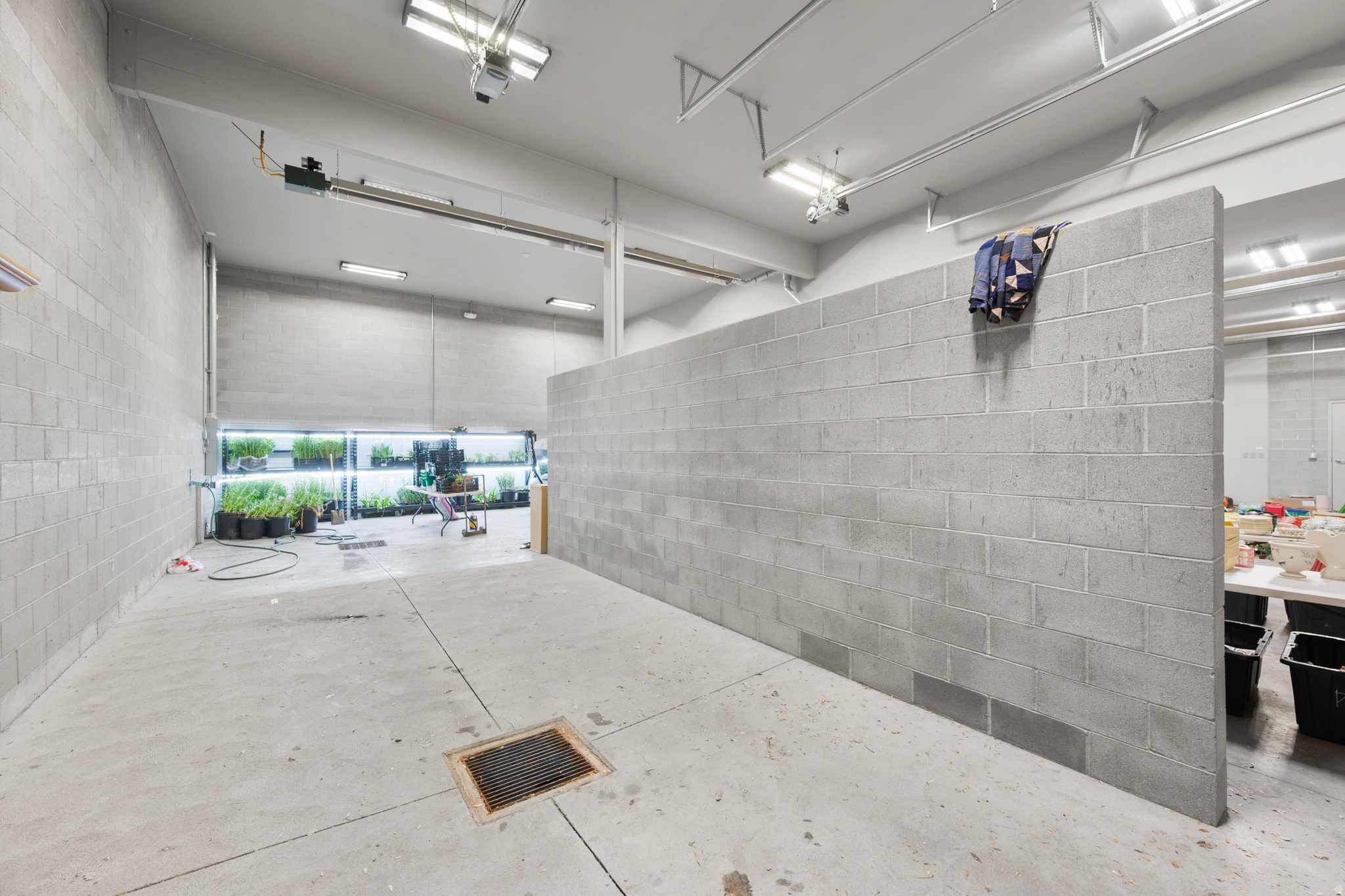 COALVILLE TOWN - Commercial Sale