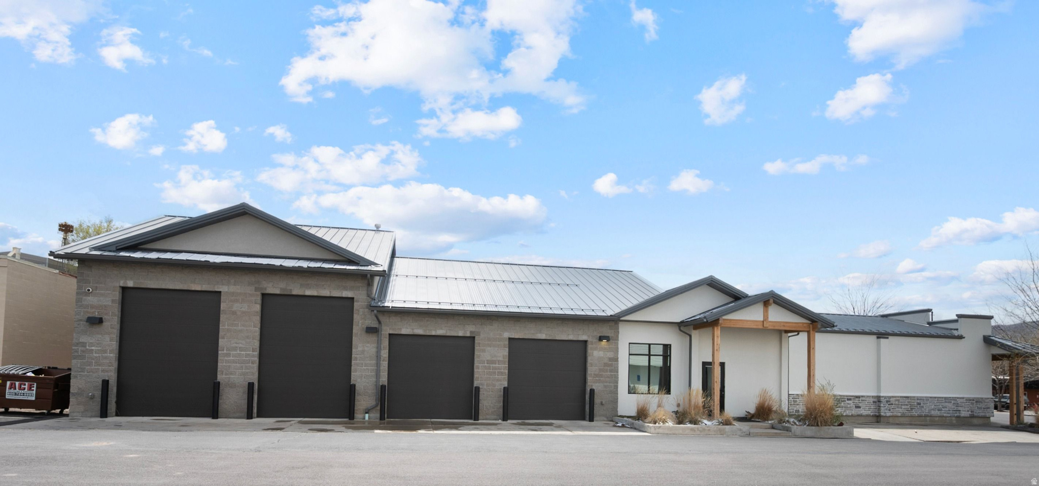 COALVILLE TOWN - Commercial Sale