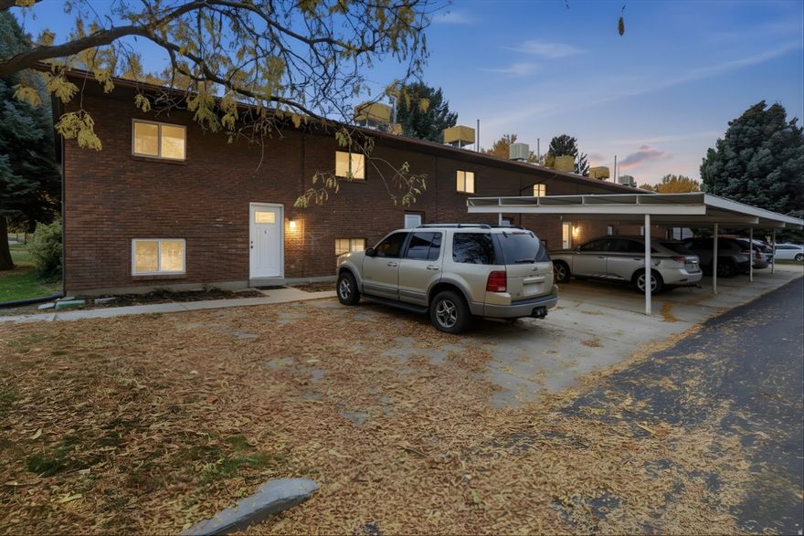 Square footage figures are provided as a courtesy estimate only and were obtained from county records.  Buyer is advised to obtain an independent measurement.