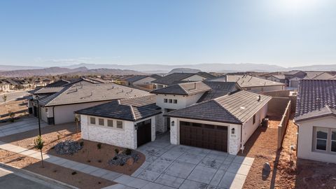 Tiny photo for 1579 HORIZON PKWY N #124, Washington, UT 84780 (MLS # 2142487)