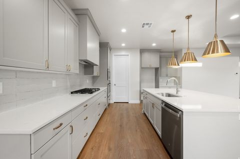 Tiny photo for 1579 HORIZON PKWY N #124, Washington, UT 84780 (MLS # 2142487)