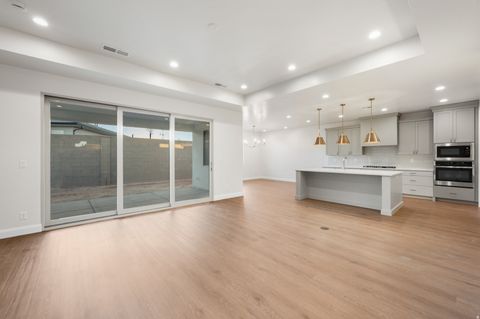 Tiny photo for 1579 HORIZON PKWY N #124, Washington, UT 84780 (MLS # 2142487)