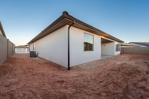 Tiny photo for 1579 HORIZON PKWY N #124, Washington, UT 84780 (MLS # 2142487)