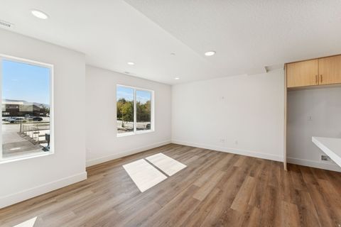 Tiny photo for 252 N MAIN ST, Bountiful, UT 84010 (MLS # 2152704)