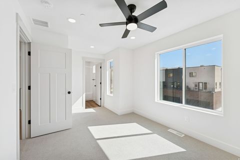 Tiny photo for 252 N MAIN ST, Bountiful, UT 84010 (MLS # 2152704)