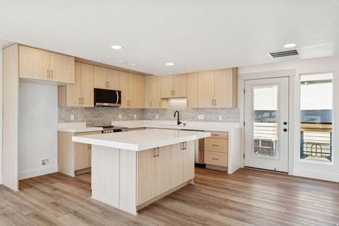 Tiny photo for 252 N MAIN ST, Bountiful, UT 84010 (MLS # 2152704)