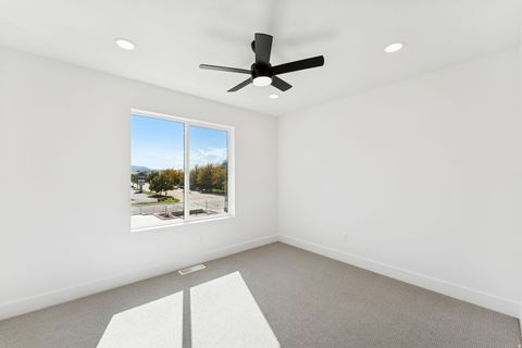 Tiny photo for 252 N MAIN ST, Bountiful, UT 84010 (MLS # 2152704)