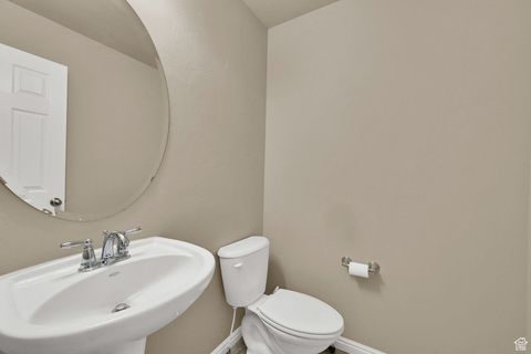 Tiny photo for 2462 N HOODED CRANE CIR W, Clinton, UT 84015 (MLS # 2107429)