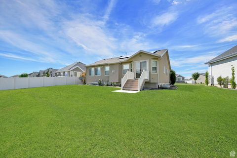 Tiny photo for 2462 N HOODED CRANE CIR W, Clinton, UT 84015 (MLS # 2107429)