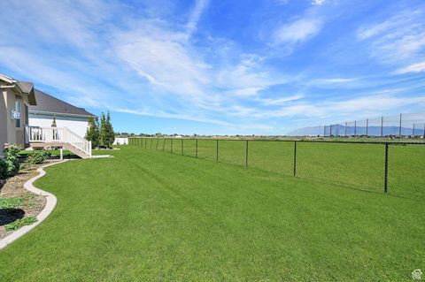 Tiny photo for 2462 N HOODED CRANE CIR W, Clinton, UT 84015 (MLS # 2107429)