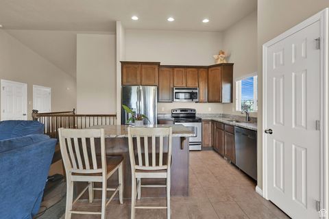 Tiny photo for 2462 N HOODED CRANE CIR W, Clinton, UT 84015 (MLS # 2107429)
