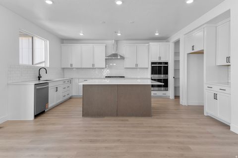 Tiny photo for 1586 E 920 N #190, Salem, UT 84653 (MLS # 2126236)