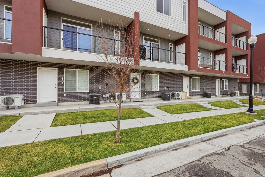 Photo of 434 E DEPOT ST S, Clearfield, UT 84015 (MLS # 2137061)