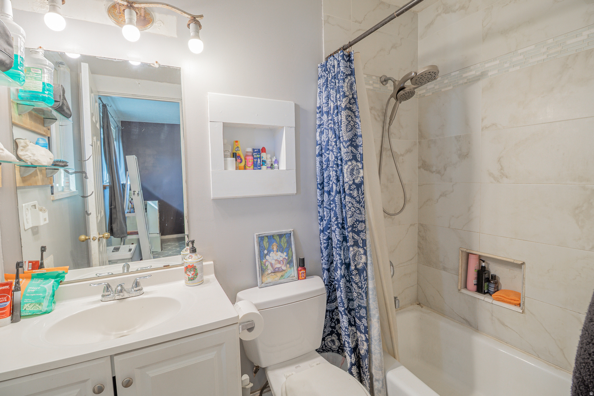 WESTLAKE VILLAGE - Residential