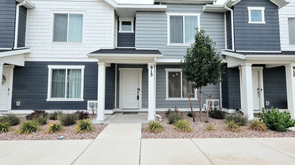 Photo of 913 E BELAY CT #2159, Saratoga Springs, UT 84045 (MLS # 2175450)