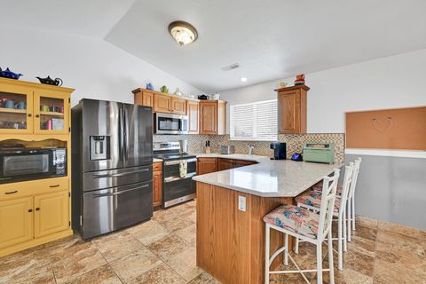 Tiny photo for 3139 N PELICAN DR, Farr West, UT 84404 (MLS # 2134367)
