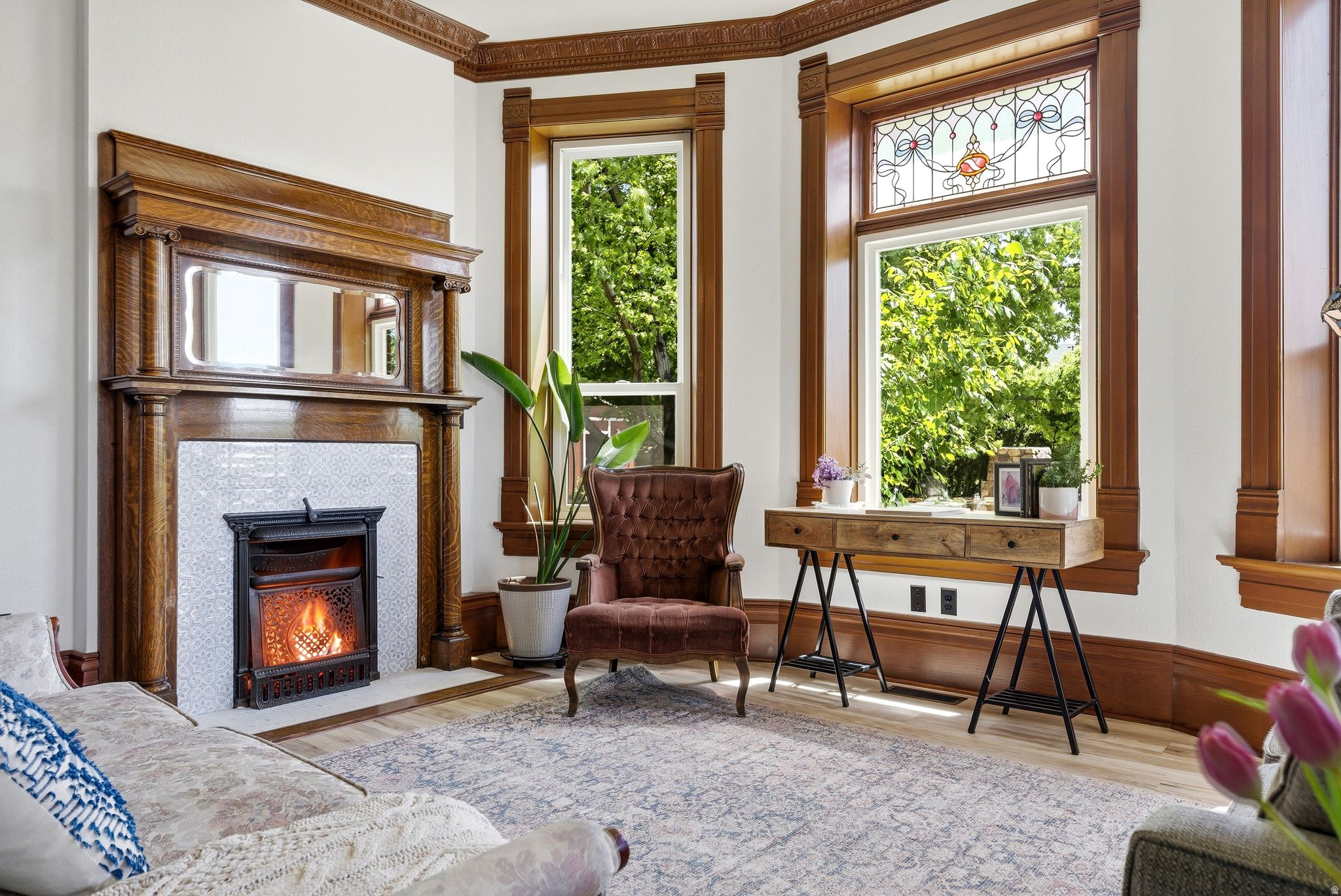 Main image without alt text