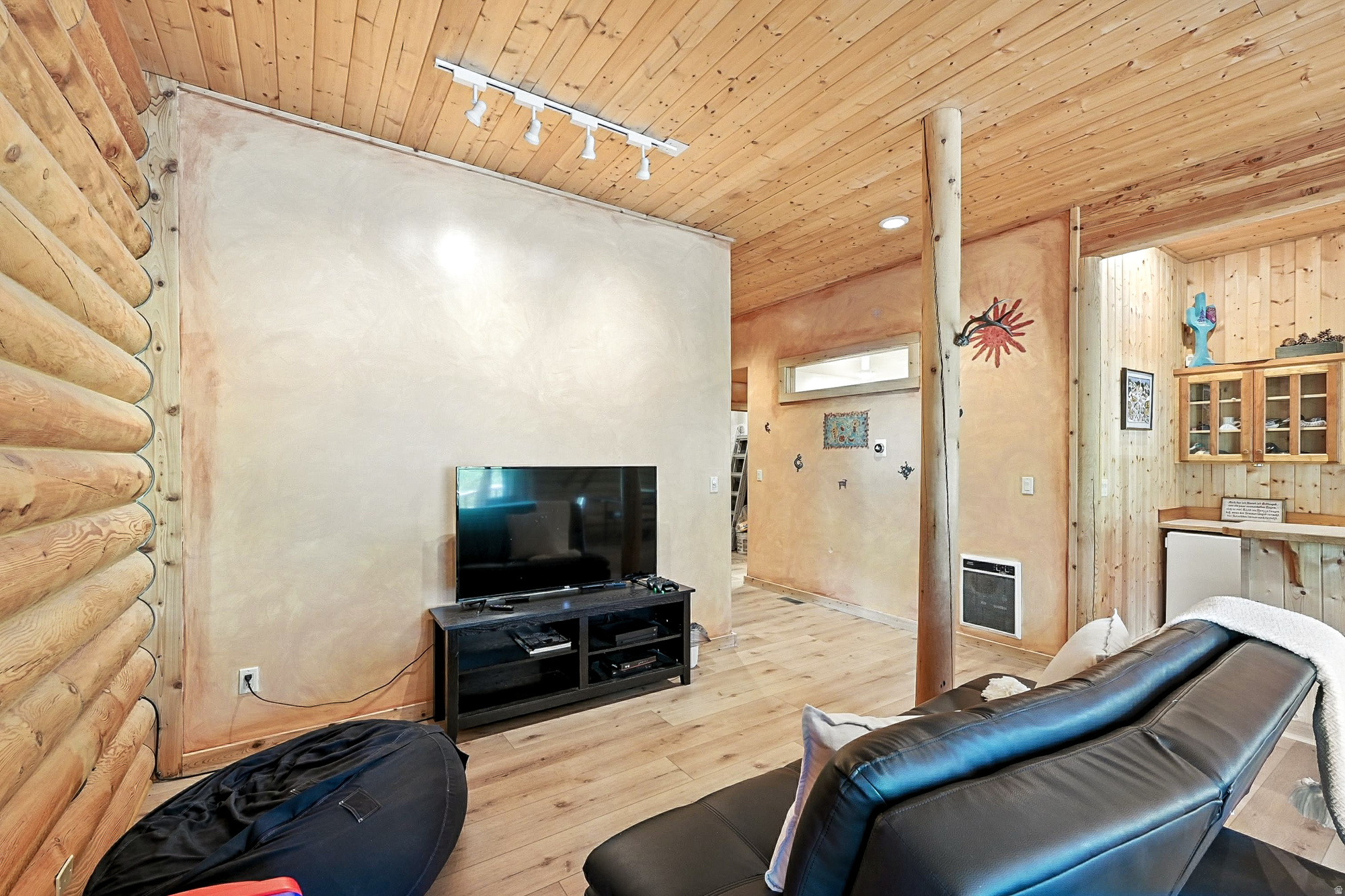 WOODBRIDGE - Residential