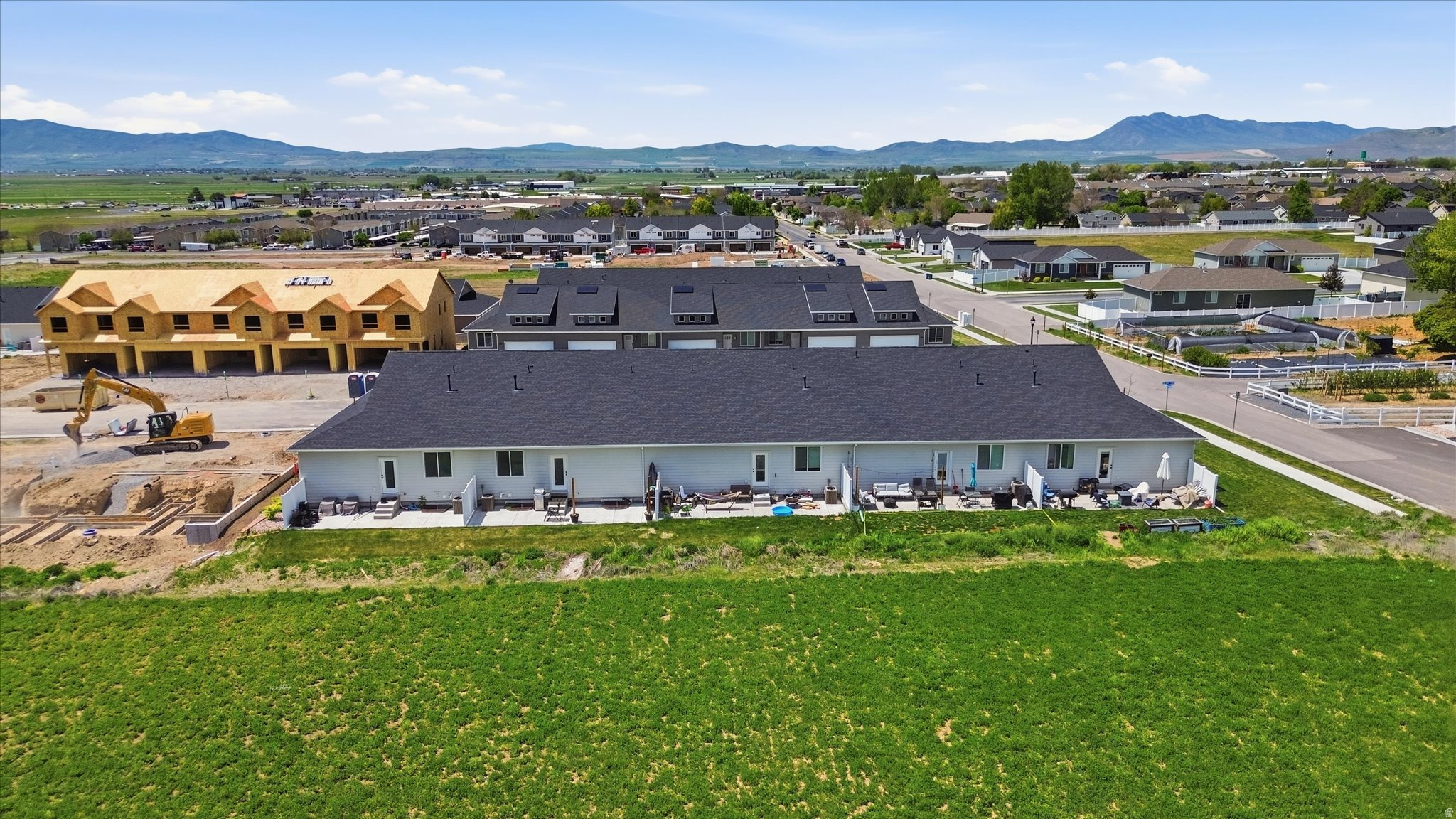 THE MEADOWS - Residential
