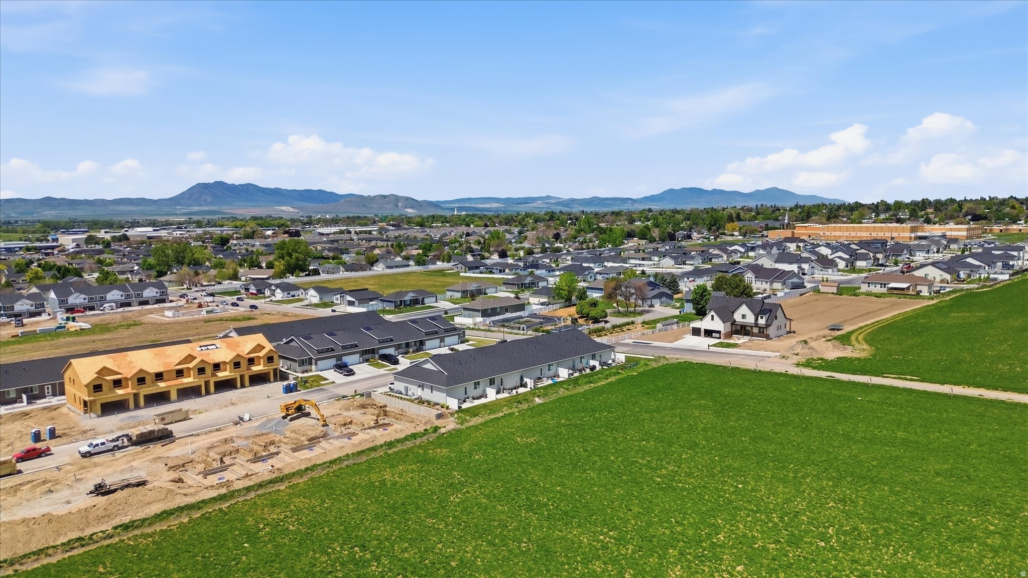 THE MEADOWS - Residential