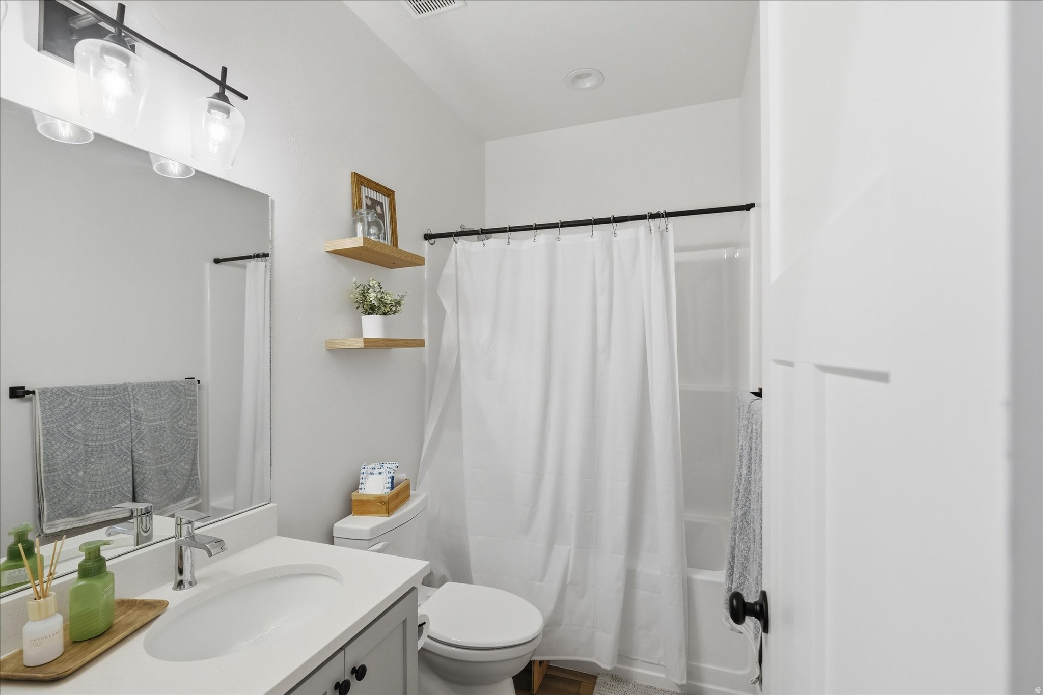 THE MEADOWS - Residential