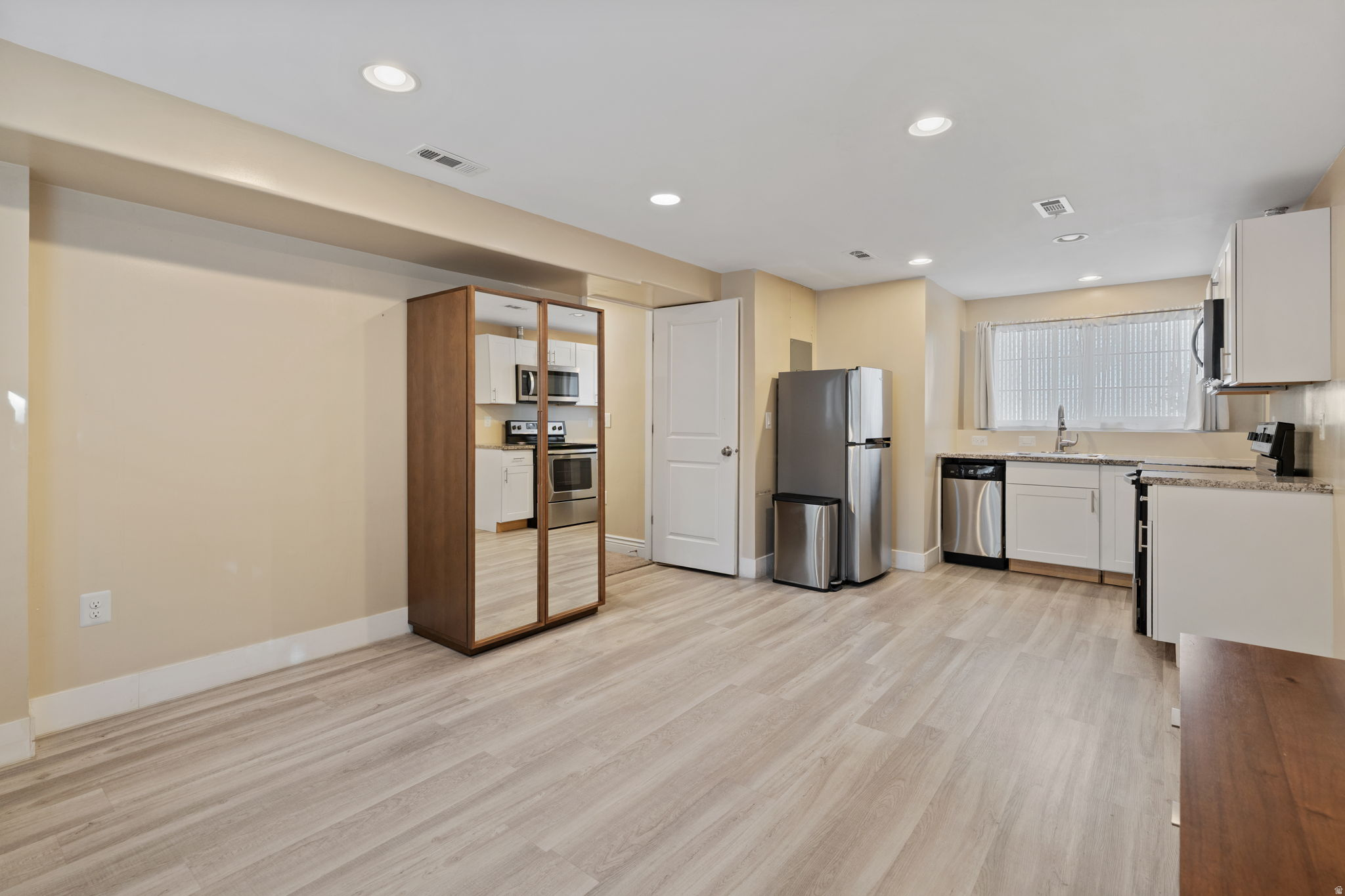 MAJESTIC ELMS - Residential Income