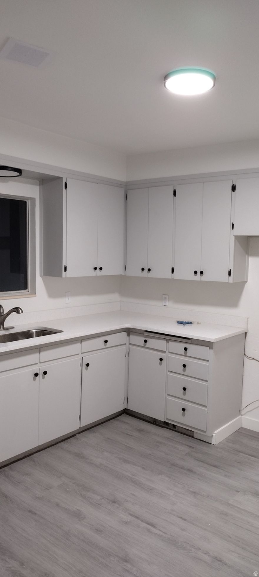 Come relax in your new home with a beautiful view of Willard Bay. Updated 5 bedroom, 1 3/4 bath. Kitchen has new granite counter tops. New paint and flooring. Country living with a 10-15 minute drive to the city. This home sits on .51 acre corner lot. Must see to be appreciated.