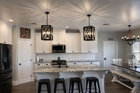 Tiny photo for 211 E SWALLOWTAIL LN, Washington, UT 84780 (MLS # 2144218)