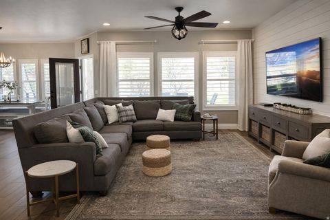 Tiny photo for 211 E SWALLOWTAIL LN, Washington, UT 84780 (MLS # 2144218)