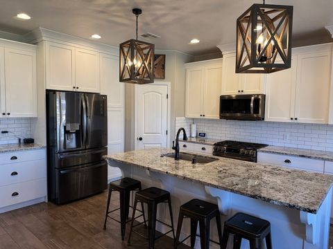Tiny photo for 211 E SWALLOWTAIL LN, Washington, UT 84780 (MLS # 2144218)