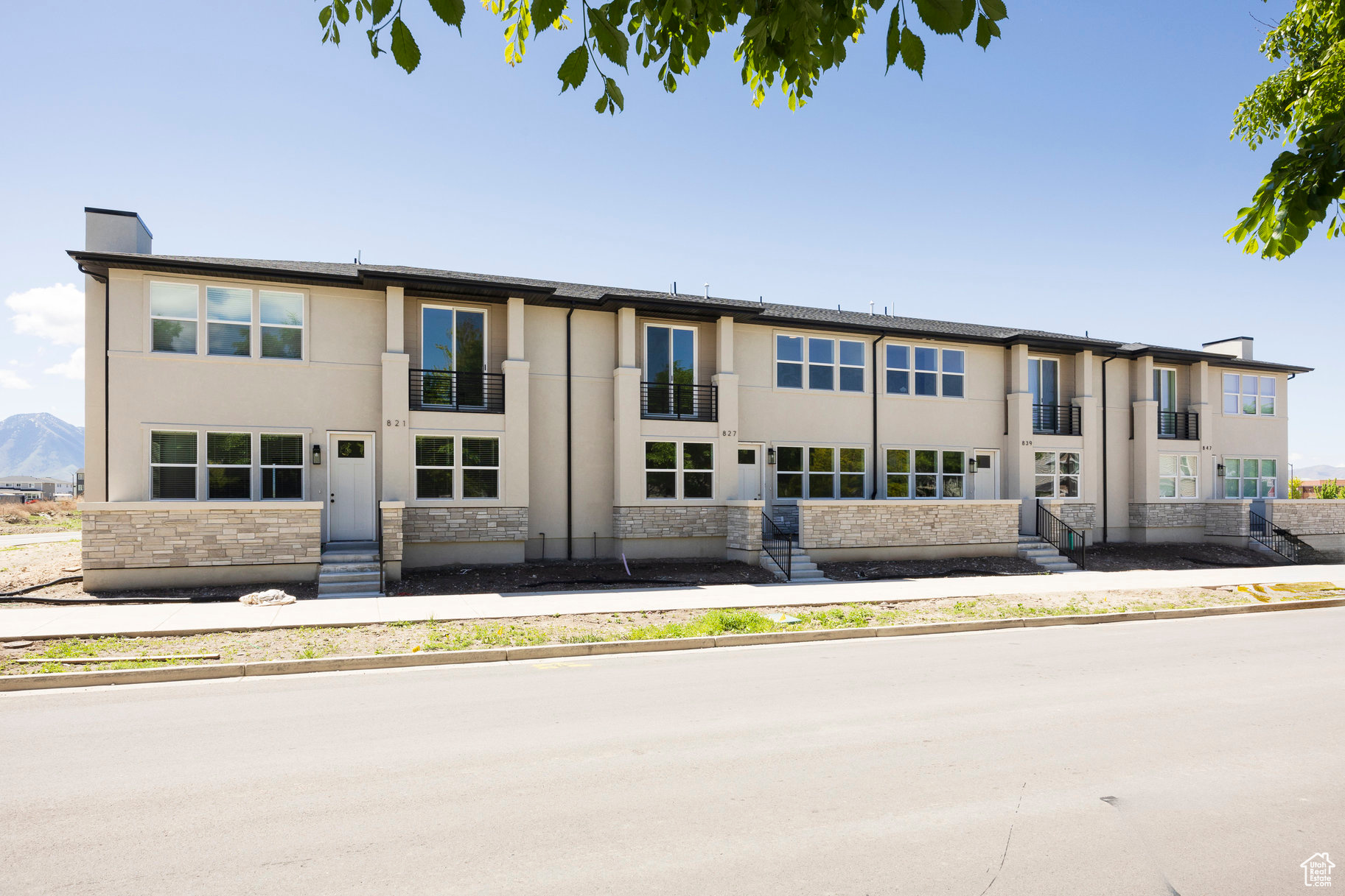 WESTFIELDS CENTRAL - Residential