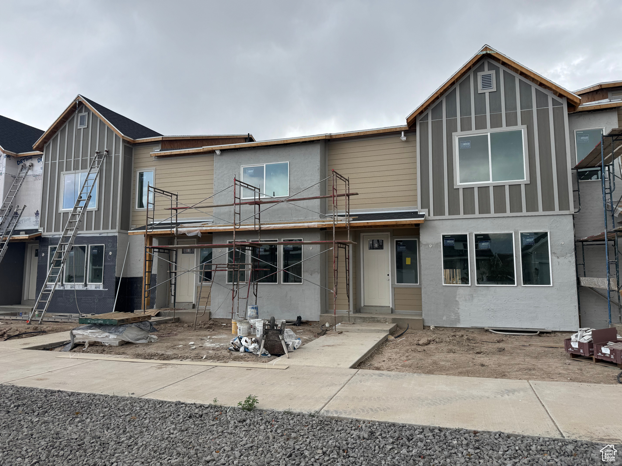RC'S PARKWEST - Residential