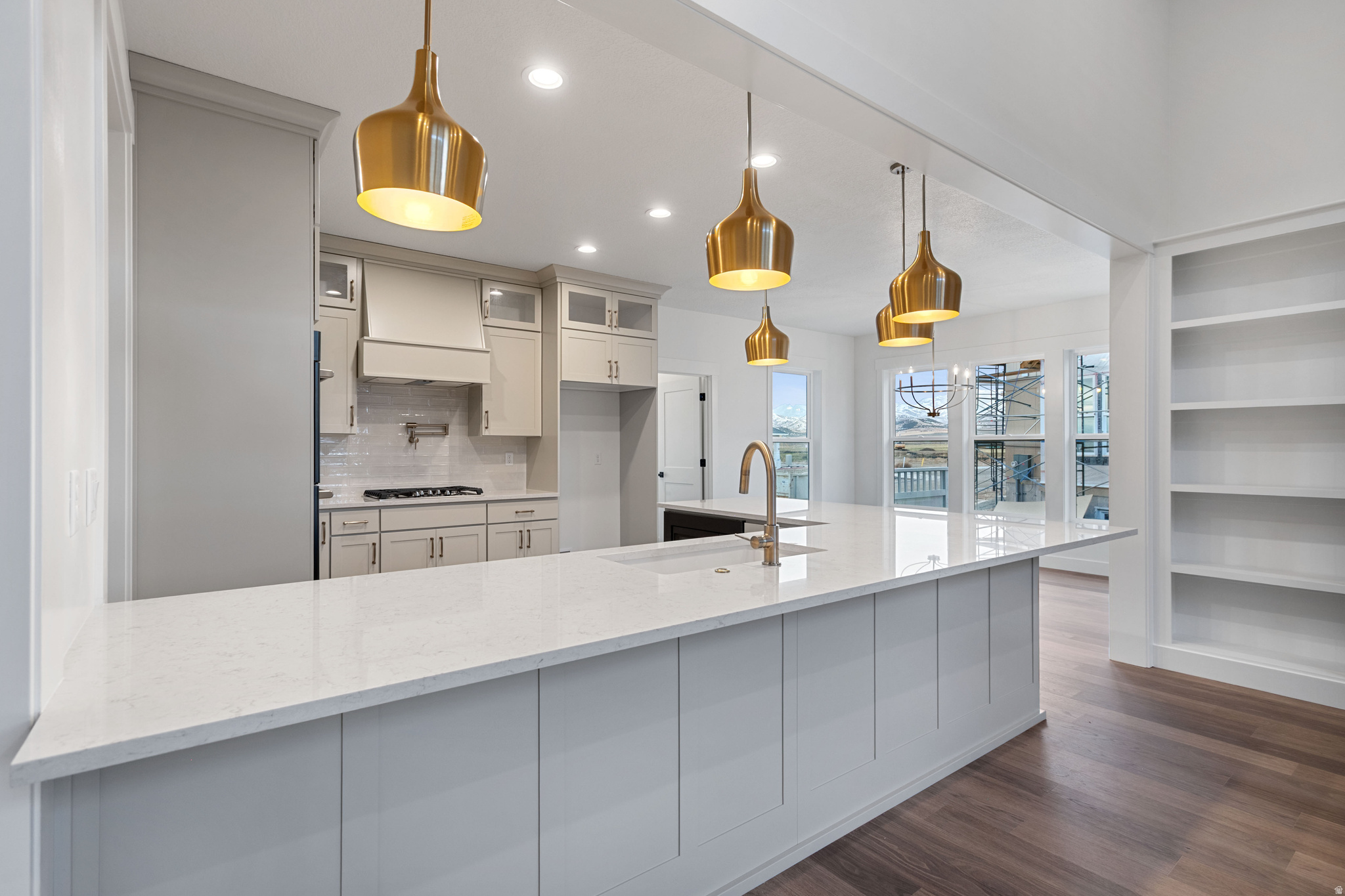 DAYBREAK - Residential