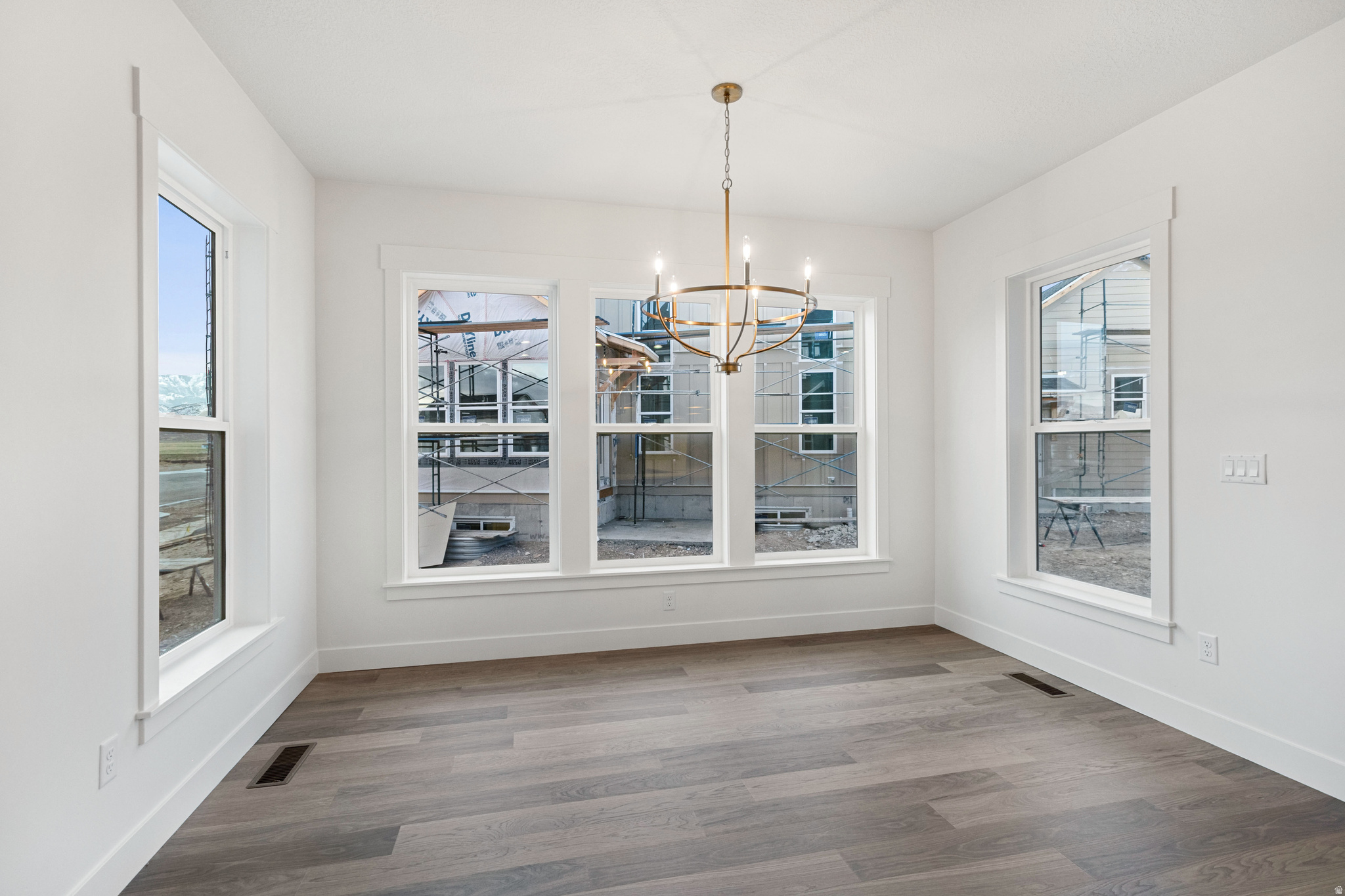 DAYBREAK - Residential