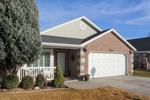 Photo of 2434 N DORCHESTER AVE, Harrisville, UT 84414 (MLS # 2135802)