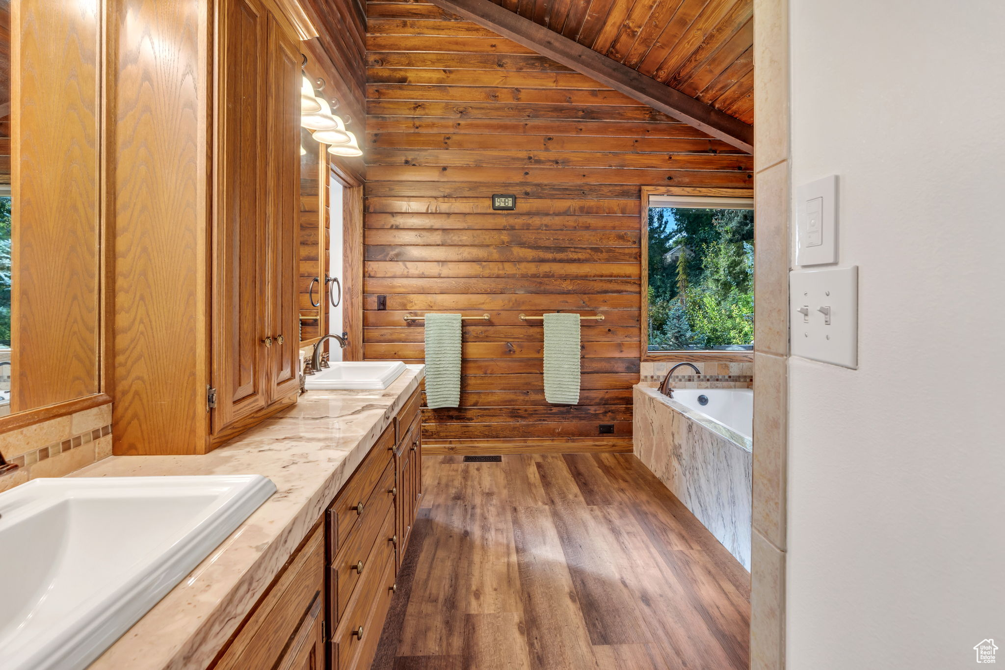 RIVER BREEZE HAVEN - Residential