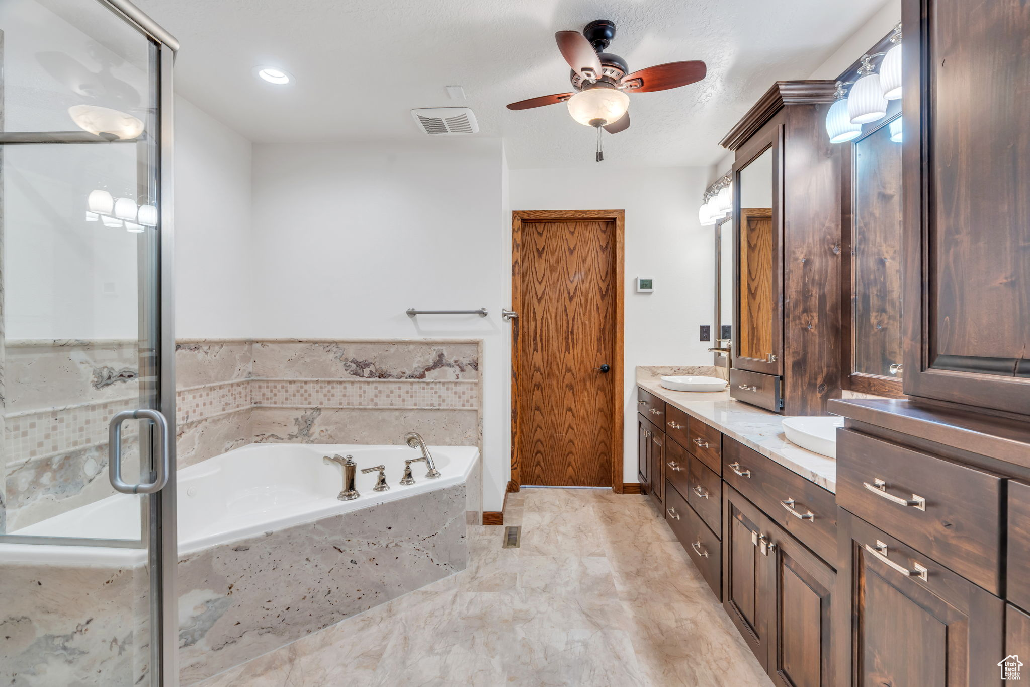 RIVER BREEZE HAVEN - Residential