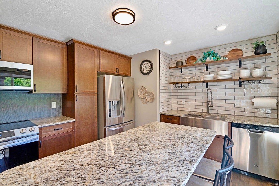 2548 Nordic Valley Dr, Eden, UT, 84310, USA, 5 Bedrooms Bedrooms, ,5 BathroomsBathrooms,Residential,Active,2548 Nordic Valley Dr,2166728