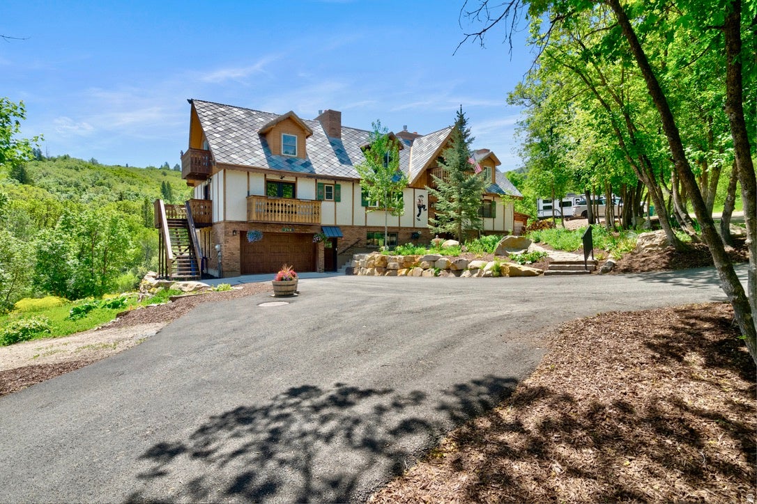 2548 Nordic Valley Dr, Eden, UT, 84310, USA, 5 Bedrooms Bedrooms, ,5 BathroomsBathrooms,Residential,Active,2548 Nordic Valley Dr,2166728