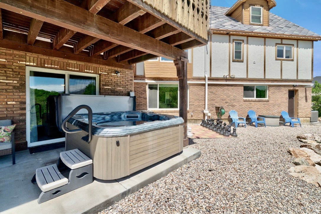 2548 Nordic Valley Dr, Eden, UT, 84310, USA, 5 Bedrooms Bedrooms, ,5 BathroomsBathrooms,Residential,Active,2548 Nordic Valley Dr,2166728