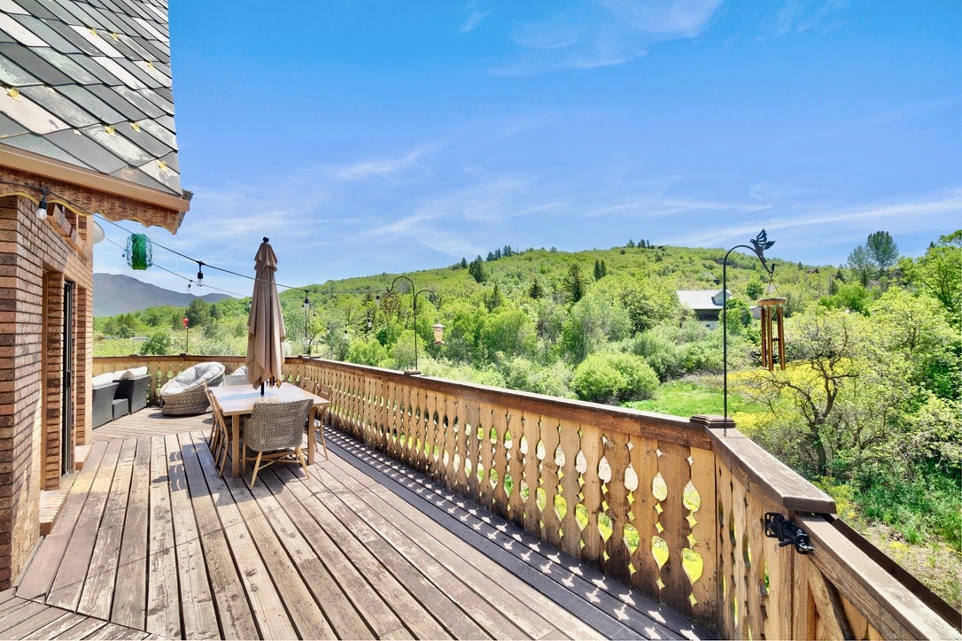 2548 Nordic Valley Dr, Eden, UT, 84310, USA, 5 Bedrooms Bedrooms, ,5 BathroomsBathrooms,Residential,Active,2548 Nordic Valley Dr,2166728