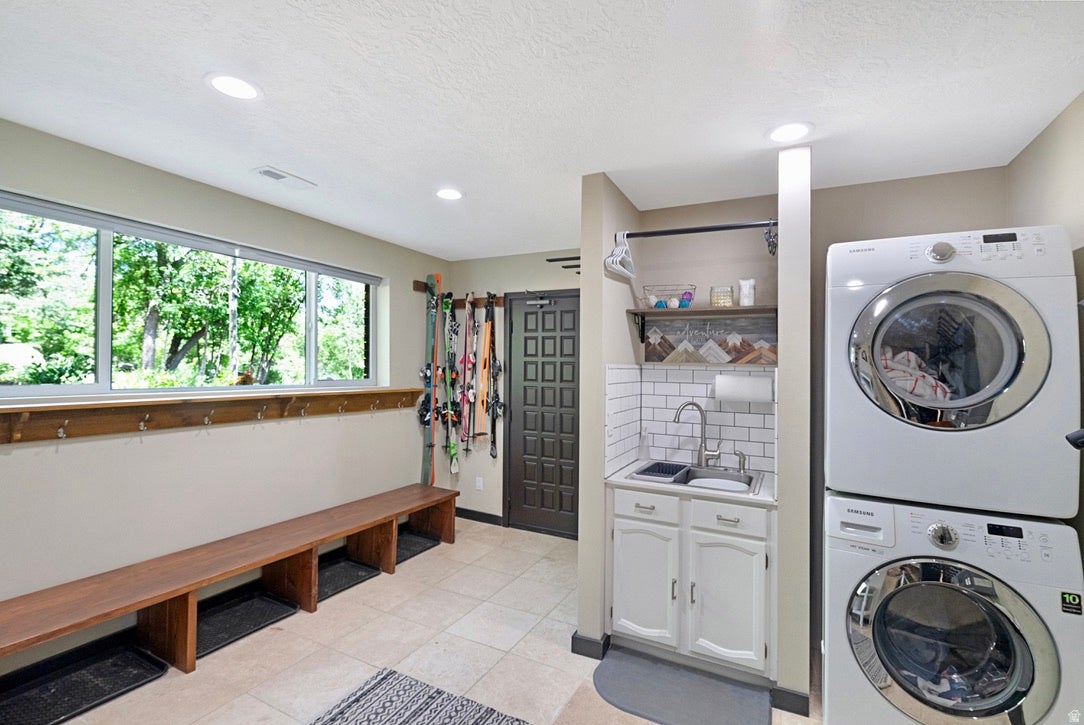 2548 Nordic Valley Dr, Eden, UT, 84310, USA, 5 Bedrooms Bedrooms, ,5 BathroomsBathrooms,Residential,Active,2548 Nordic Valley Dr,2166728