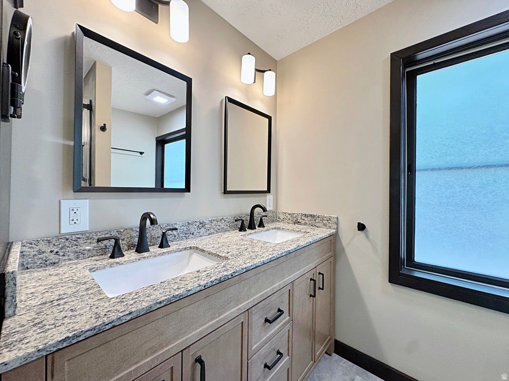 2548 Nordic Valley Dr, Eden, UT, 84310, USA, 5 Bedrooms Bedrooms, ,5 BathroomsBathrooms,Residential,Active,2548 Nordic Valley Dr,2166728