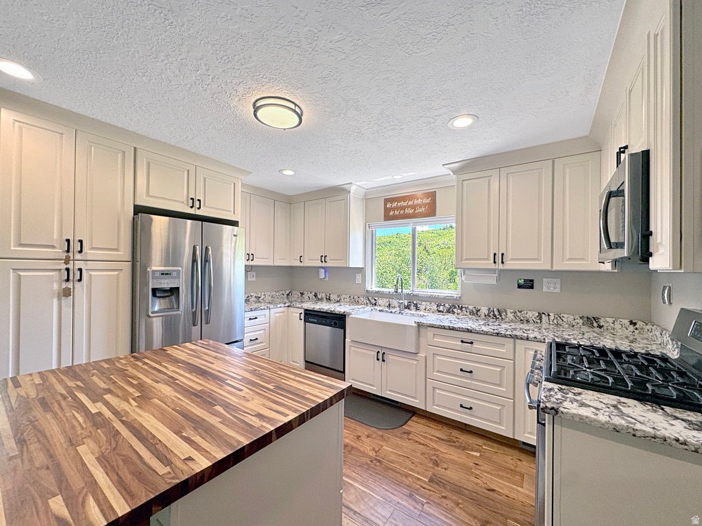 2548 Nordic Valley Dr, Eden, UT, 84310, USA, 5 Bedrooms Bedrooms, ,5 BathroomsBathrooms,Residential,Active,2548 Nordic Valley Dr,2166728