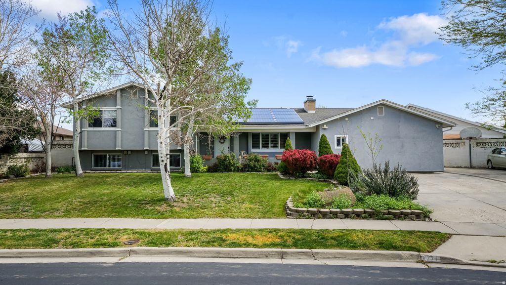 Photo of 4771 S QUAILBROOK DR, Taylorsville, UT 84129 (MLS # 2150660)