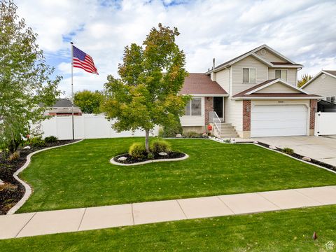 Photo of 2000 S 1800 W, Syracuse, UT 84075 (MLS # 2117783)