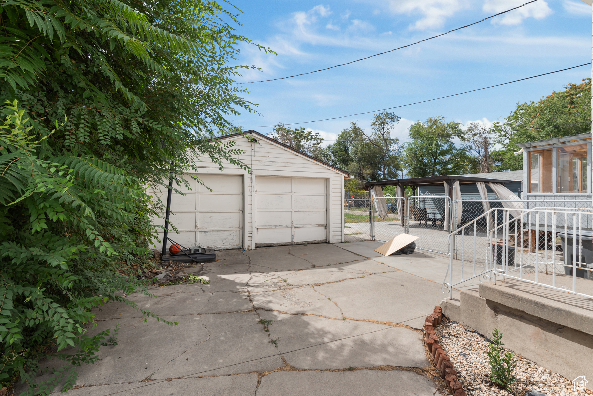 POPLAR PLACE - Residential