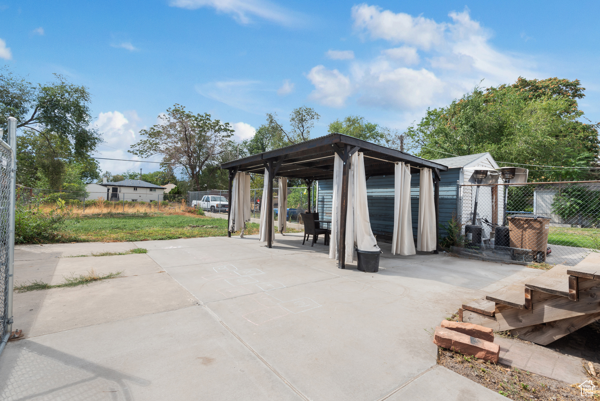 POPLAR PLACE - Residential