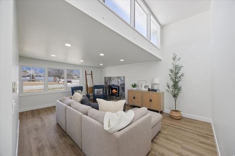 Tiny photo for 10366 S LARKSPUR CIR, Sandy, UT 84094 (MLS # 2139932)