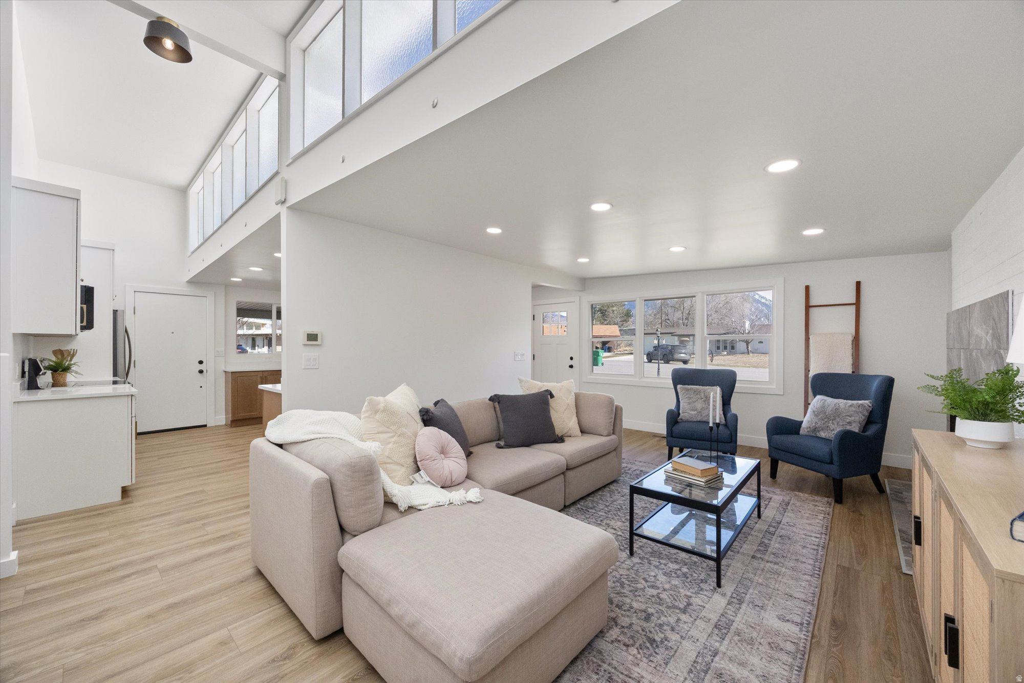 WHITE CITY - Residential